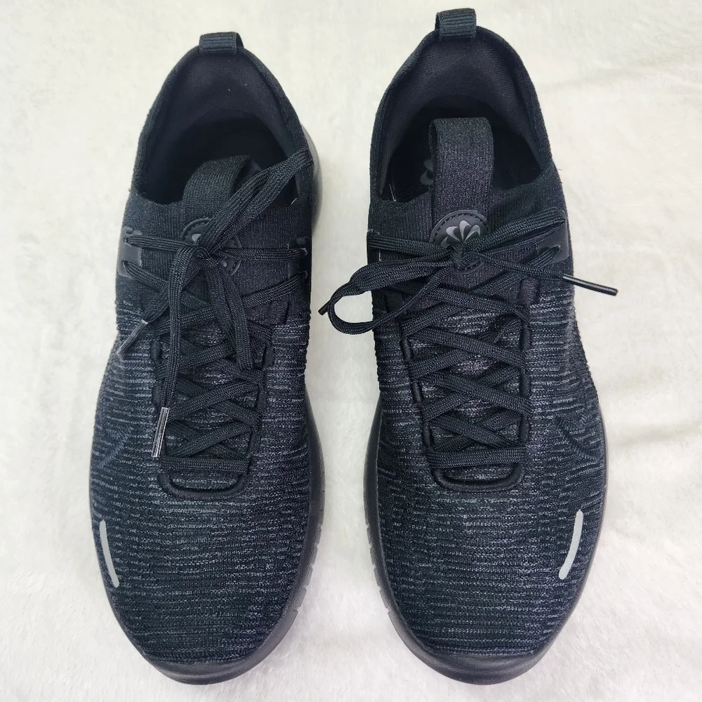 Nike Black Athletic Shoes with Sleek Design